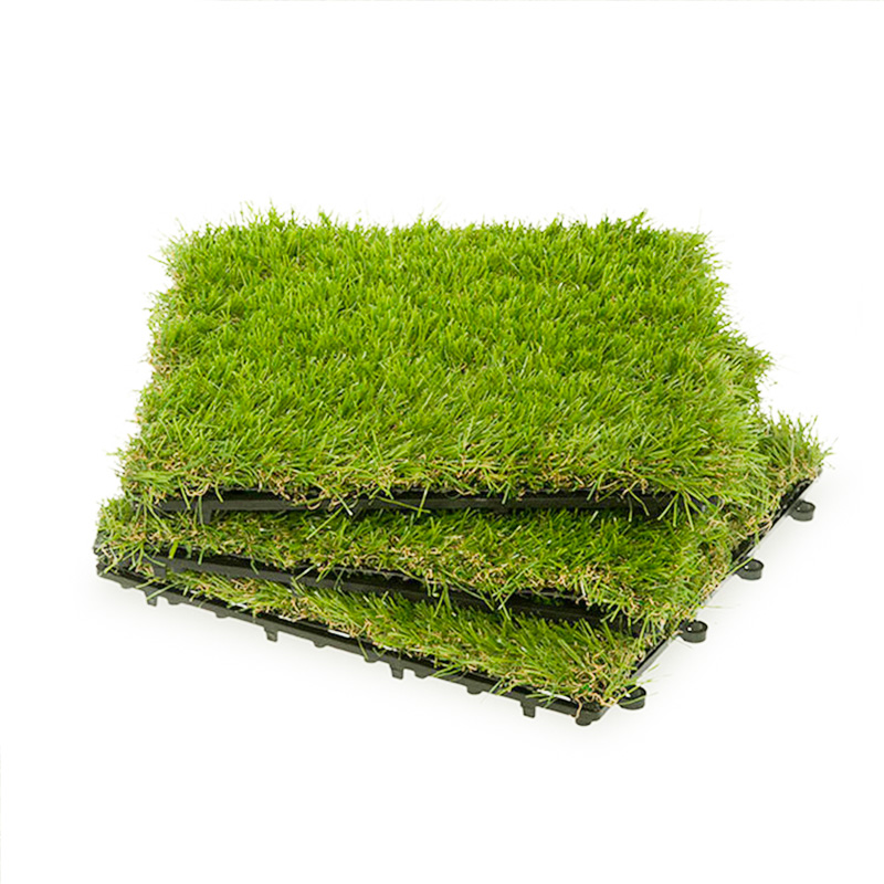 كيف يخلق بلاط العشب الاصطناعي مساحة خارجية مريحة وممتعة؟